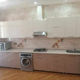 In Baku 125.0 m² apartment is for rent - Image 4