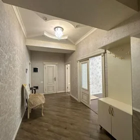 In Baku 128.0 m² apartment is for rent - Image 5