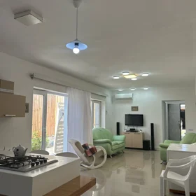 In Baku 65.0 m² house with 3.0 rooms is for rent - Image 4