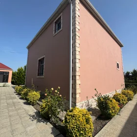 In Baku 300.0 m² house with 5.0 rooms is for sale - Image 2