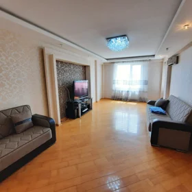 In Baku 141.0 m² apartment is for sale - Image 3