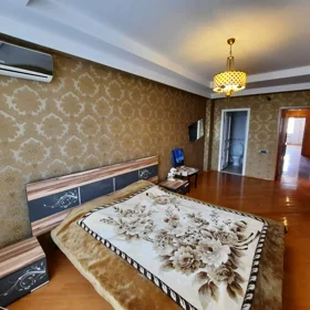 In Baku 141.0 m² apartment is for sale - Image 4