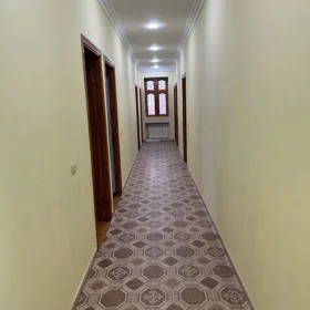 In Baku 204.0 m² house with 6.0 rooms is for sale - Image 3