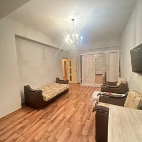 In Baku 70.0 m² apartment is for rent - Image 3
