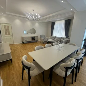 In Baku 130.0 m² apartment is for rent - Image 2