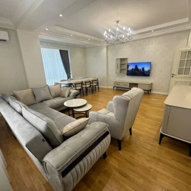 In Baku 130.0 m² apartment is for rent - Image 3