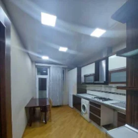 In Baku 98.0 m² apartment is for rent - Image 3