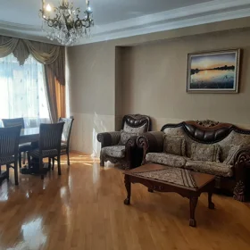 In Baku 148.0 m² apartment is for rent - Image 2