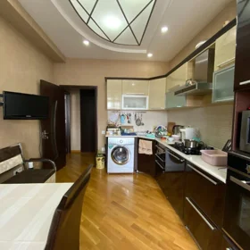 In Baku 60.0 m² apartment is for rent - Image 3