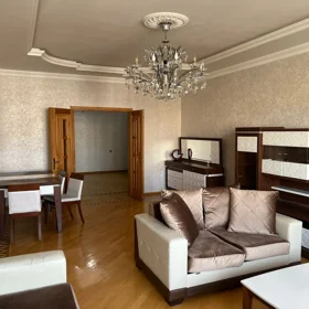 In Baku 164.0 m² apartment is for rent - Image 2