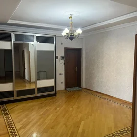 In Baku 164.0 m² apartment is for rent - Image 3