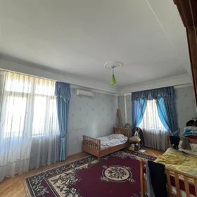 In Baku 148.0 m² apartment is for sale - Image 3