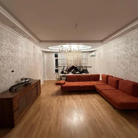In Baku 150.0 m² apartment is for rent - Image 3