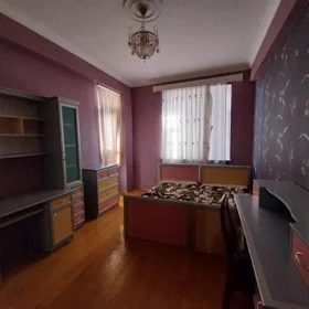 In Baku 150.0 m² apartment is for sale - Image 2