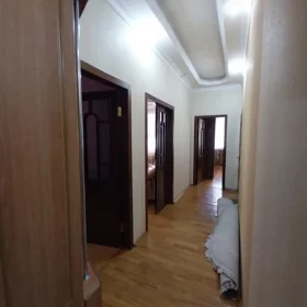 In Baku 150.0 m² apartment is for sale - Image 4