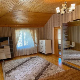 In Baku 300.0 m² house with 6.0 rooms is for rent - Image 4