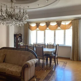 In Baku 200.0 m² apartment is for rent - Изображение 2