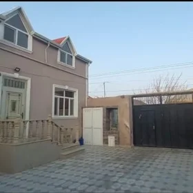 In Baku 155.0 m² house with 4.0 rooms is for sale - Image 2