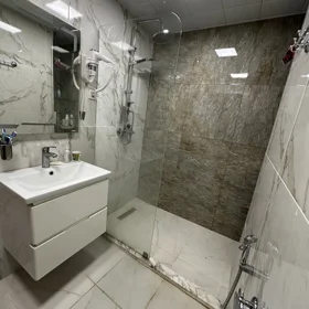 In Baku 200.0 m² house with 4.0 rooms is for sale - Image 5