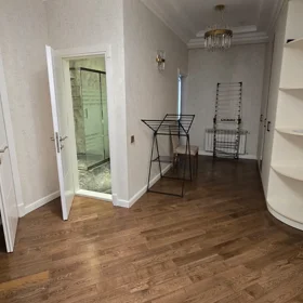 In Baku 120.0 m² apartment is for rent - Image 3