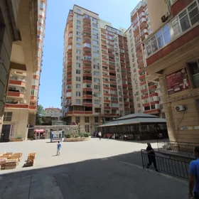 In Baku 400.0 m² commercial is for rent - Image 2