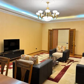 In Baku 185.0 m² apartment is for rent - Image 2
