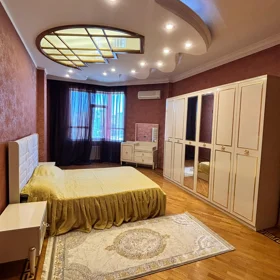 In Baku 185.0 m² apartment is for rent - Image 5