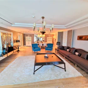 In Baku 200.0 m² apartment is for rent - Image 2