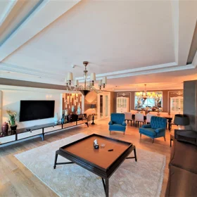 In Baku 200.0 m² apartment is for rent - Image 3