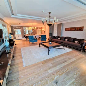 In Baku 200.0 m² apartment is for rent - Image 5