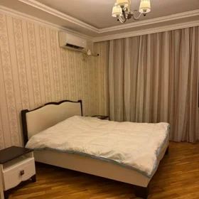 In Baku 90.0 m² apartment is for rent - Image 3