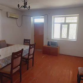 In Baku 80.0 m² house with 3.0 rooms is for sale - Image 2