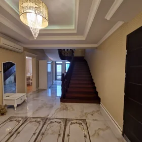 In Baku 500.0 m² apartment is for rent - Image 4