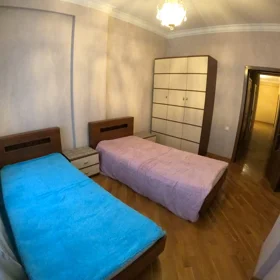 In Baku 115.0 m² apartment is for rent - Image 3