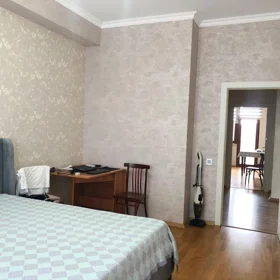 In Baku 110.0 m² apartment is for rent - Image 5
