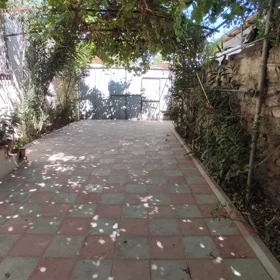 In Baku 250.0 m² house with 6.0 rooms is for sale - Image 2