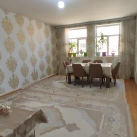 In Baku 250.0 m² house with 6.0 rooms is for sale - Image 3