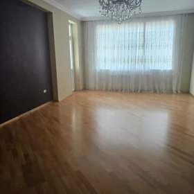 In Baku 150.0 m² apartment is for sale - Image 2