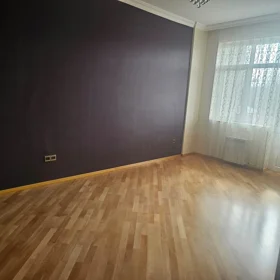 In Baku 150.0 m² apartment is for sale - Image 3
