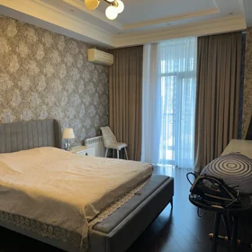 In Baku 160.0 m² apartment is for rent - Image 3