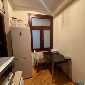 In Baku 70.0 m² apartment is for sale - Image 4