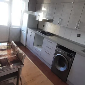 In Baku 70.0 m² apartment is for rent - Image 2