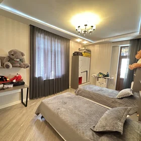 In Baku 145.0 m² apartment is for sale - Image 4