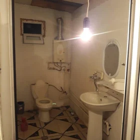 In Baku 110.0 m² house with 4.0 rooms is for rent - Image 2