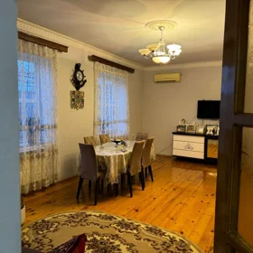 In Baku 240.0 m² apartment is for rent - Image 5