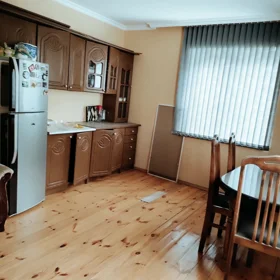 In Baku 80.0 m² apartment is for rent - Image 2