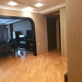 In Baku 113.0 m² apartment is for rent - Image 2