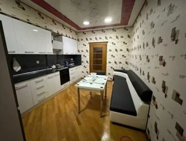 In Baku 90.0 m² apartment is for rent - Image 4