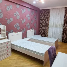 In Baku 120.0 m² apartment is for rent - Image 2