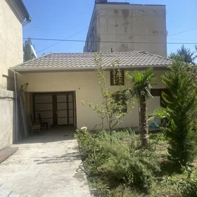 In Baku 90.0 m² house with 3.0 rooms is for sale - Image 2
